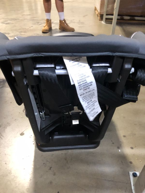 Photo 7 of  Graco Extend2Fit Convertible Car Seat | Ride Rear Facing Longer with Extend2Fit, Redmond.  Box Packaging Damaged, Minor Use. 
