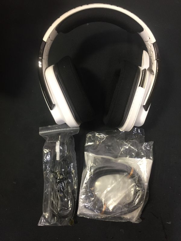 Photo 3 of Logitech G933 Artemis Spectrum Snow Wireless 7.1 Gaming Headset, White (Renewed)
