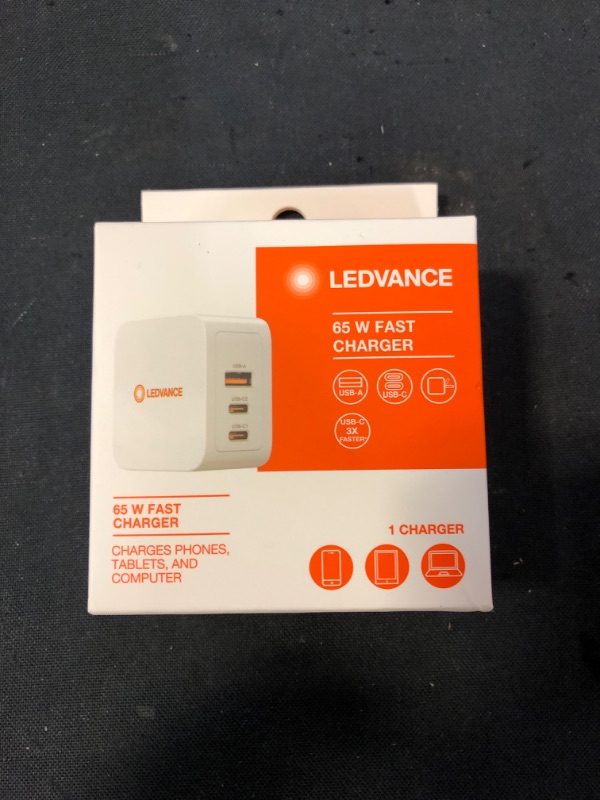 Photo 2 of LEDVANCE 65W Smart Fast Charger with USB A / USB C Ports, 3 Device Compact Charger, Laptop / Tablet / Phone, Apple, Huawei, Samsung Compatible, White - 1 Pack (62372)