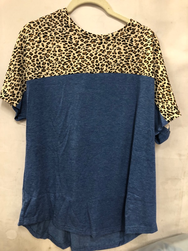 Photo 1 of Floral Find  Blue & Leopard Women Shirt Size XL