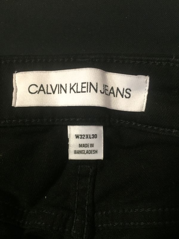 Photo 1 of CALVIN KLEIN JEANS SIZE 32X30 SKINNY (BLACK)