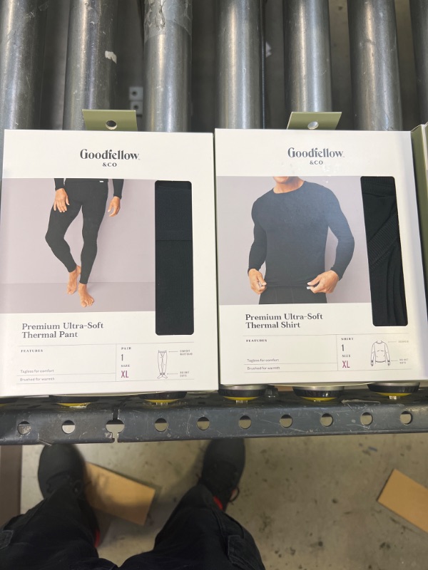 Photo 3 of Men's Premium Thermal Pants - Goodfellow & Co™ Black XL
SET, SHIRT AND BOTTOMS

