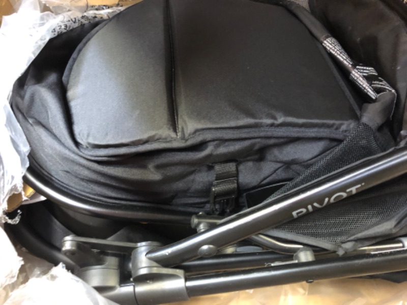 Photo 7 of Evenflo Pivot Modular Travel System With SafeMax Car Seat
