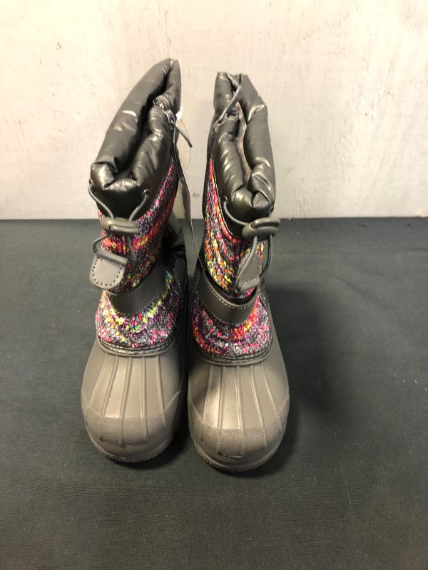 Photo 1 of DREAM PAIRS BOYS & GIRLS MID CALF WATERPROOF WINTER SNOW BOOTS
SIZE 13 (BOX IS DAMAGED)