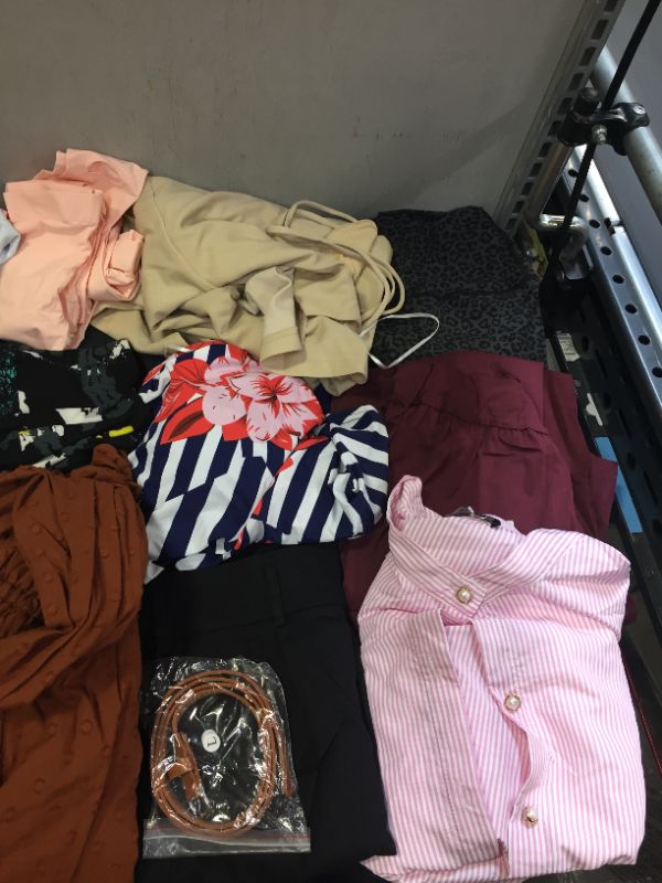 Photo 2 of FINAL SALE--- MISCELLANEOUS CLOTHES SOLD AS IS (VARIOUS DIFFERENT SIZES, STYLES AND MEN/ WOMEN ITEMS)