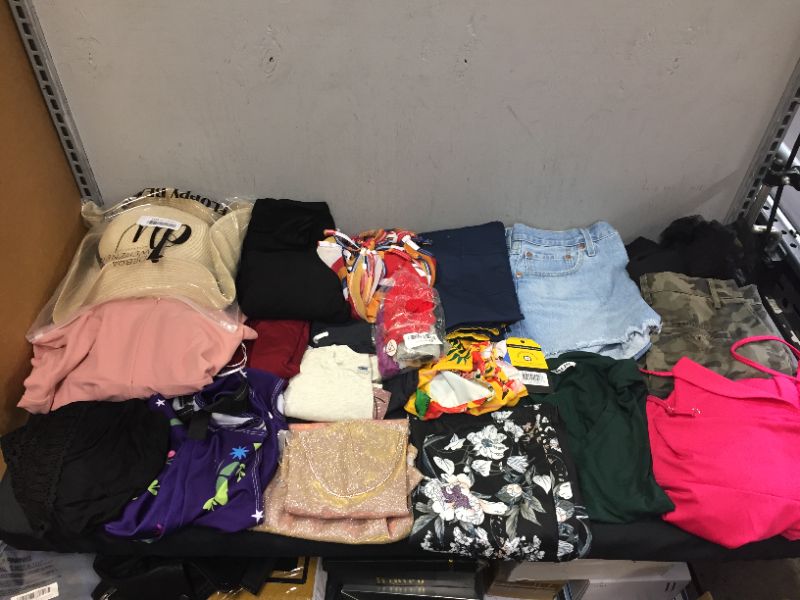 Photo 1 of FINAL SALE--- MISCELLANEOUS CLOTHES/ ACCESSORIES SOLD AS IS (VARIOUS DIFFERENT SIZES, STYLES AND MEN/ WOMEN ITEMS)