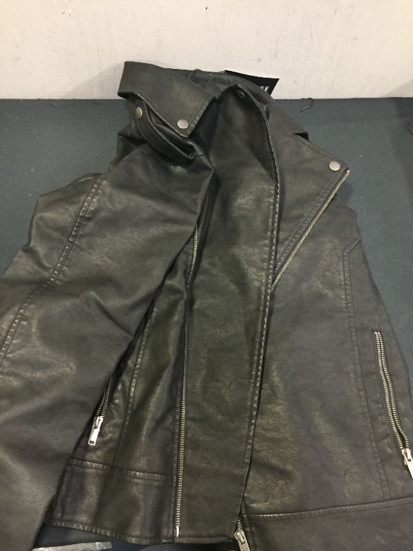 Photo 2 of FAHSYEE LEATHER JACKET MENS SMALL