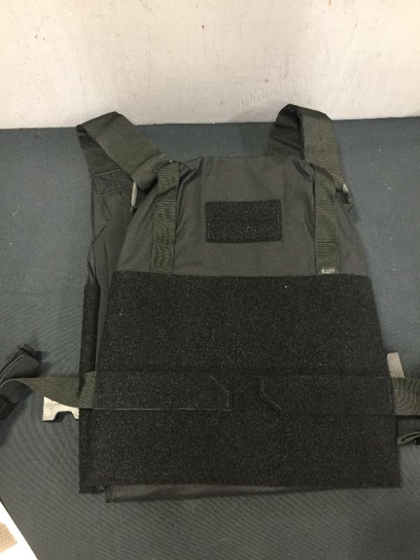 Photo 2 of 5.11 TACTICAL PRIME COMBAT VEST, TOUGH 500D NYLON, FULLY ADJUSTABLE AND MODULAR, STYLE 56546 SIZE XL