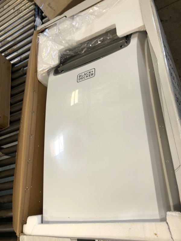 Photo 4 of BLACK+DECKER BPT08HWTB Portable Air Conditioner with Heat, 8,000 BTU SACC/CEC (12,500 BTU ASHRAE), Cools Up to 350 Square Feet, White