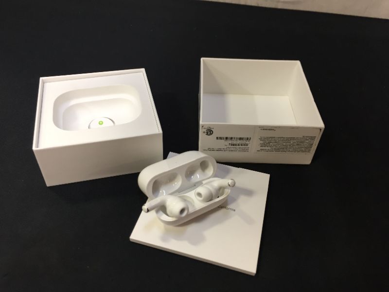 Photo 5 of Apple - AirPods Pro (with Magsafe Charging Case) - White
