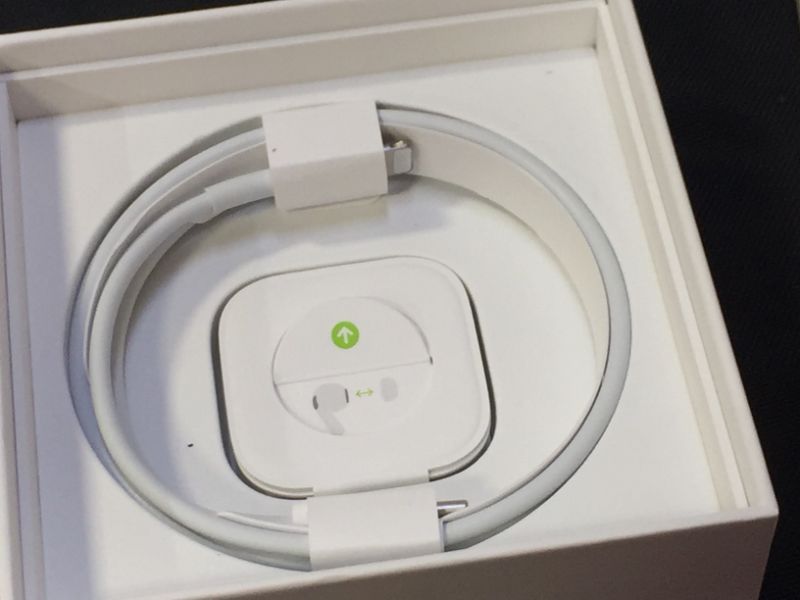Photo 1 of Apple - AirPods Pro (with Magsafe Charging Case) - White
