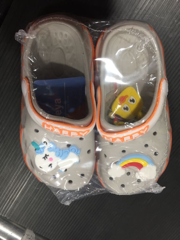 Photo 2 of Weweya Kids Garden Clogs Summer Cute Sandals Slippers with Cartoon Charms for Boys Girls Toddler
SIZE UNKNOWN