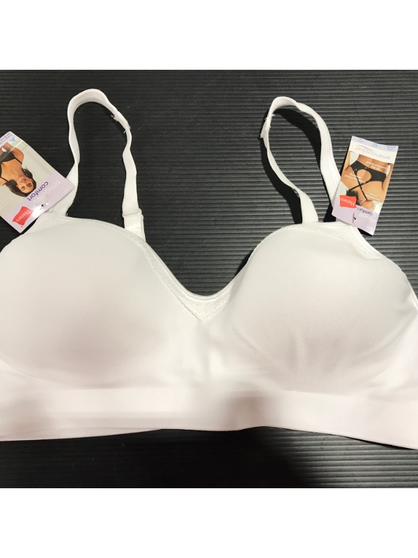 Photo 4 of [Size M] Hanes Women's Comfort Flex Fit Wirefree Convertable T-Shirt Bra, [White]