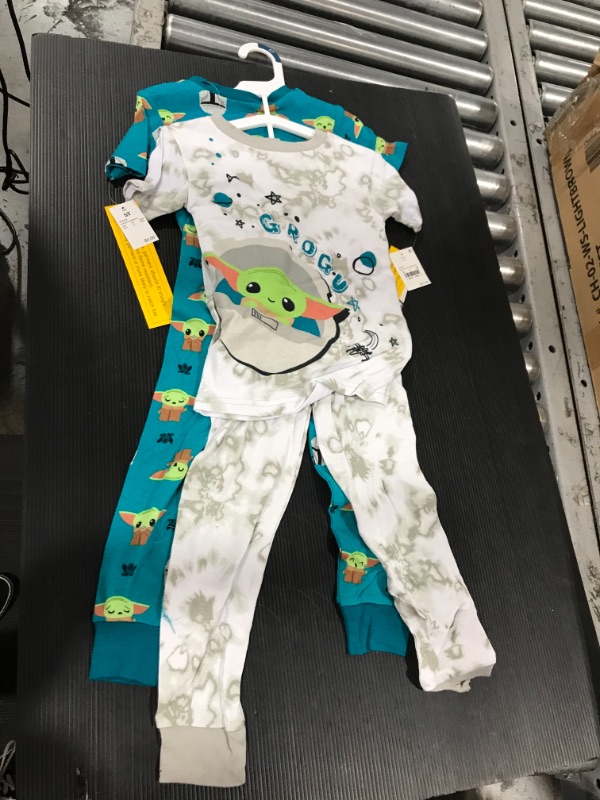 Photo 2 of Toddler Boys' 4pc Star Wars Baby Yoda Snug Fit Top and Pants Pajama Set - White 5T

