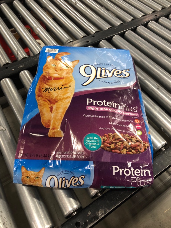 Photo 2 of 12-lb 9 Lives Protein Plus with Chicken & Tuna Flavors Dry Cat Food, Bag BB NOV 01 2022 