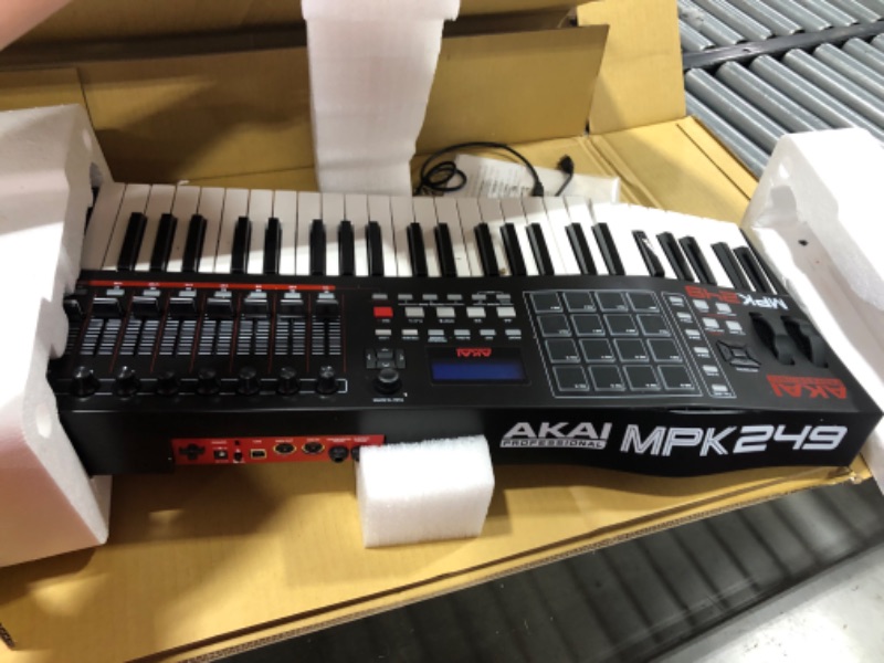 Photo 2 of AKAI Professional MPK249 - USB MIDI Keyboard Controller with 49 Semi Weighted Keys, Assignable MPC Controls, 16 Pads and Q-Links, Plug and Play
FOR PARTS ONLY!!!!