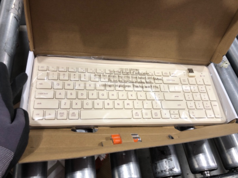 Photo 3 of Heyday Bluetooth Keyboard - Stone White
