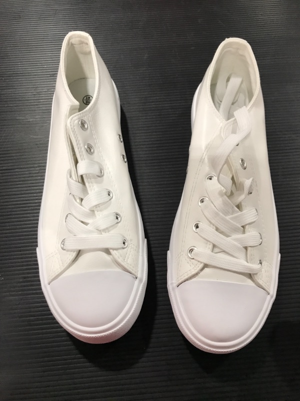 Photo 1 of white leather shoes SIZE 10 woman