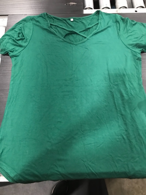 Photo 1 of green shirt SIZE L