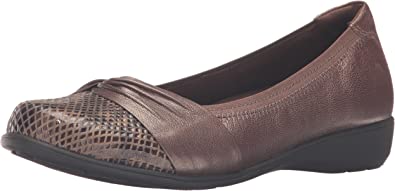 Photo 1 of Aravon Women's Andrea-AR Ballet Flat / Size 8.5