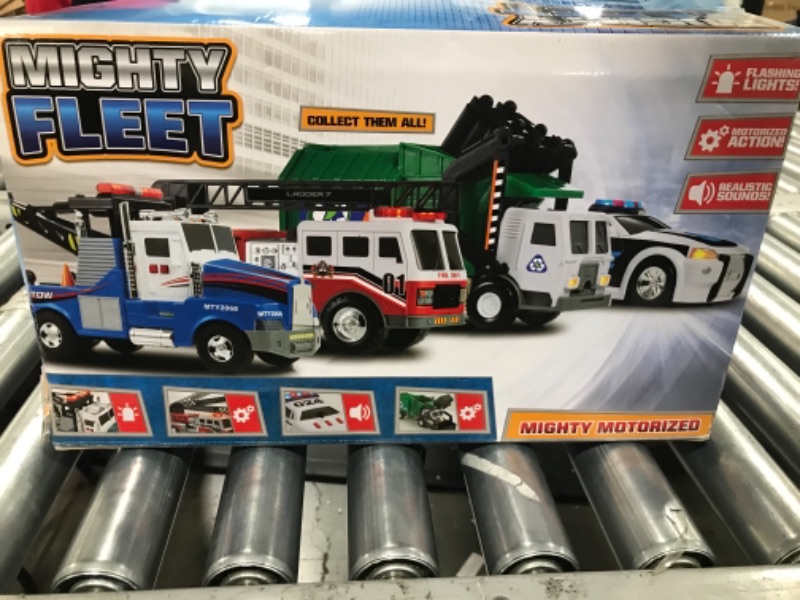 Photo 3 of Funrise - Mighty Fleet Mighty Motorized Tow Truck