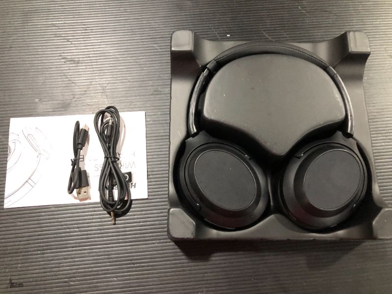 Photo 2 of In Bulk Comfortable Earmuffs Deep Base C Type Charge Over-ear Noise Cancelling Headphone
