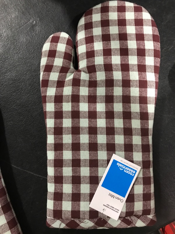 Photo 2 of (6 PACK) Cotton Check Oven Mitt - Room Essentials™

