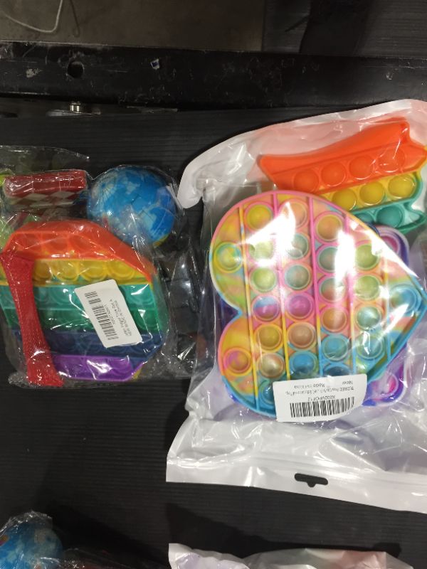 Photo 1 of POP IT TOYS