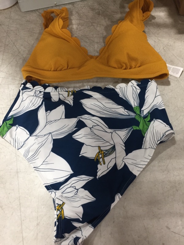 Photo 1 of CUPSHE 2 PC BATHING SUIT LARGE