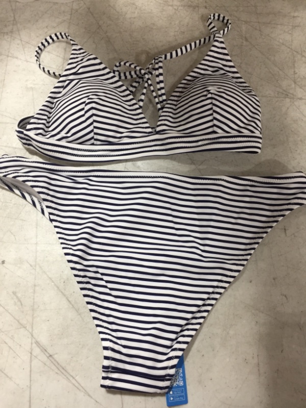 Photo 1 of CUPSHE 2 PIECE BIKINI SET MEDIUM 