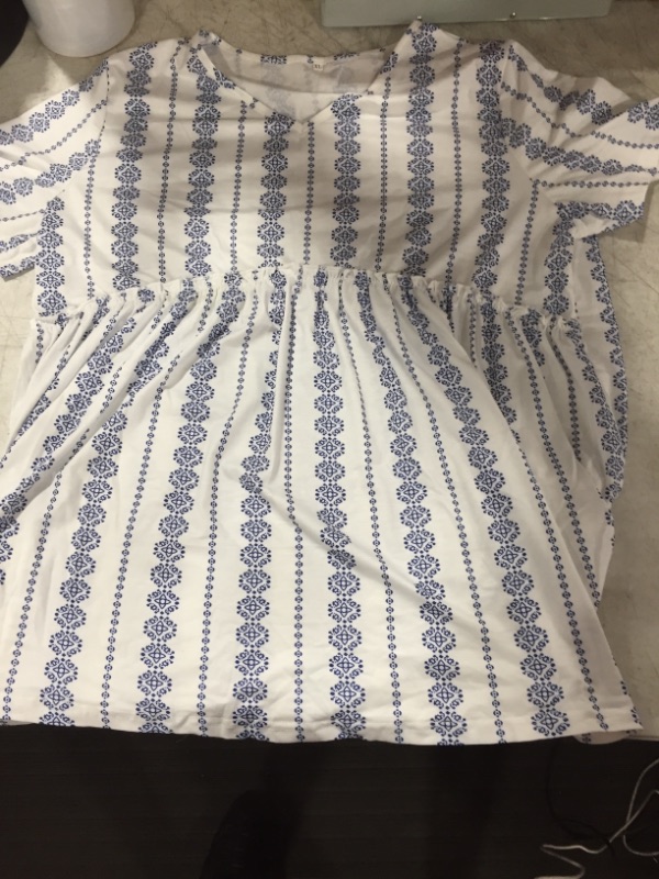 Photo 1 of WOMENS SHIRT/BLOUSE WHITE AND BLUE XL