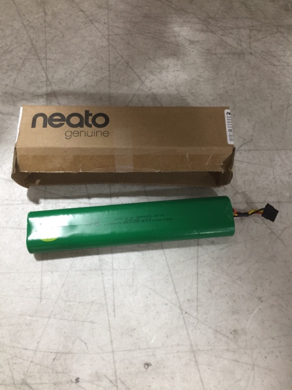 Photo 1 of Neato Robotics 945-0129 Neato NiMh Pack for Botvac Series (BV70e, BV75, BV80, BV85, D7500, D8000, and D8500) Battery, 2.5H x 2.25W x 9.25D, Green
