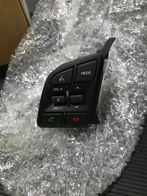 Photo 1 of automotiveapple genuine 96710D35004X remote control switch left for 2016 2018 hyundai tucson