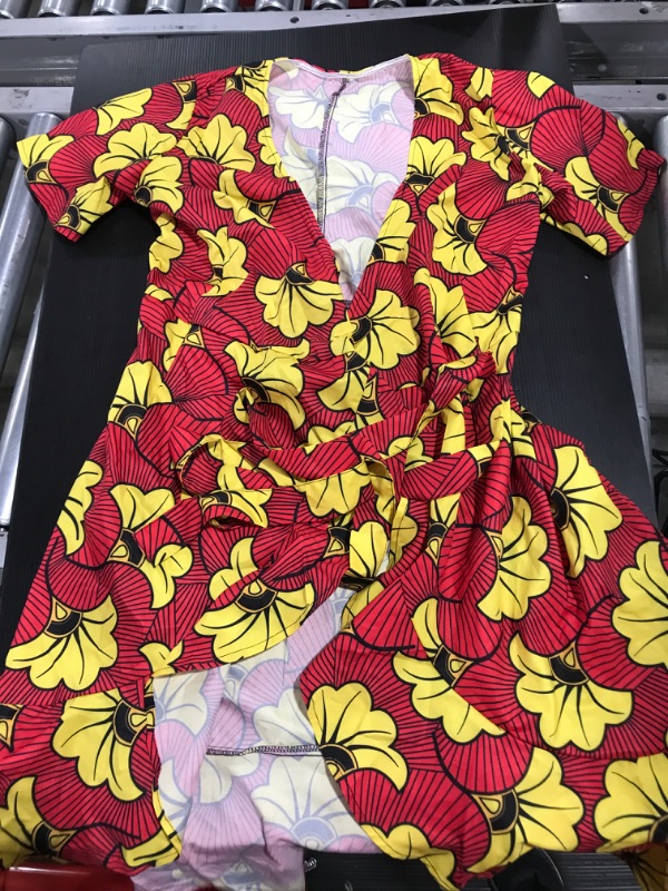 Photo 1 of [Size M] Ladies Vintage Patterned Swimsuit Cover with Tie [Red with Yellow Flowers]