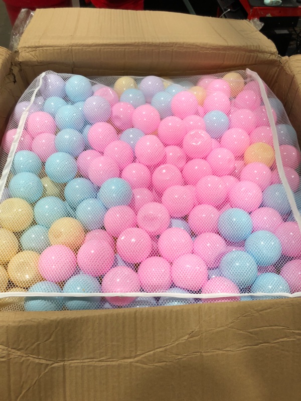 Photo 2 of Amazon Basics BPA Free Crush-Proof Plastic Ball Pit Balls with Storage Bag (1000 Balls), Toddlers Kids 12+ Months, 6 Pastel Colors 