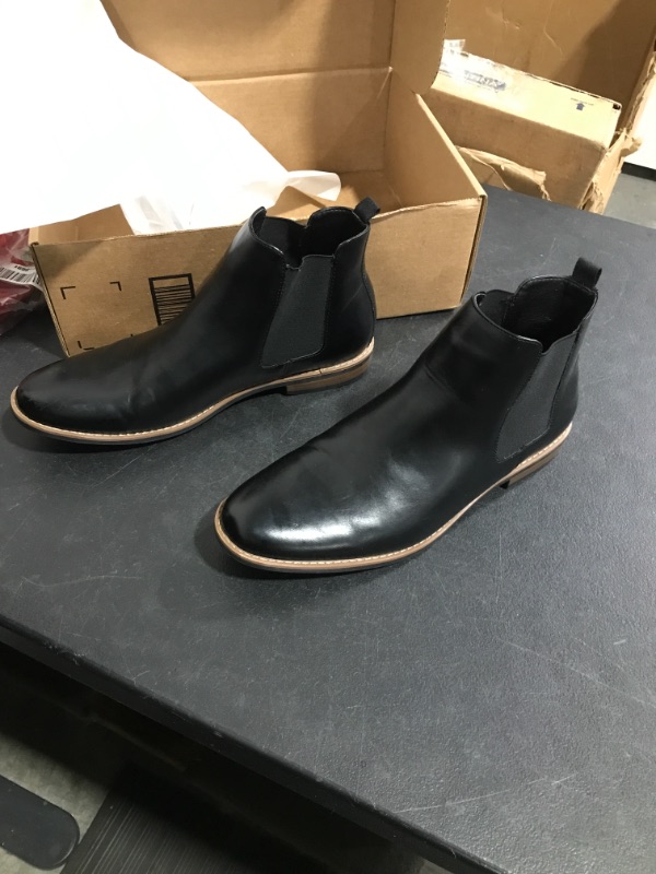 Photo 1 of Amazon Essentials Mens' Boots Size 13 