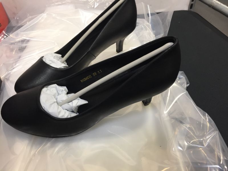 Photo 1 of IDIFU Women's Classic Low Heels Dress Pumps 2 Inch Kitten Heel Round Toe Office Wedding Shoes SIZE 8.5
