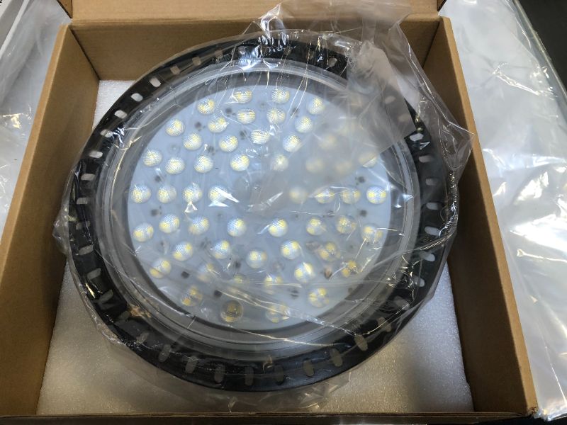 Photo 2 of 200W LED UFO High Bay Lights IP56 Waterproof 110V LED Lighting Fixture 16000LM 6500K Warehouse Industrial Factory Shop Lamp Commercial for Garage Factory Workshop Gym, etc. (Black, 1pcs)
