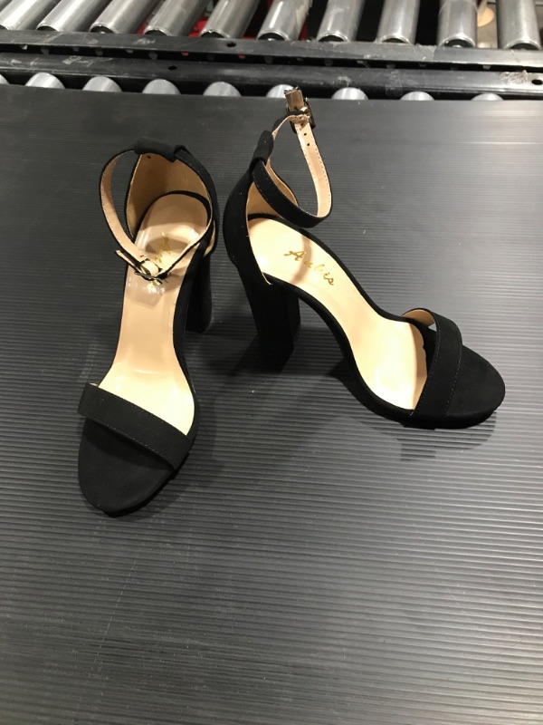 Photo 1 of Black Heels. size (5B-M)