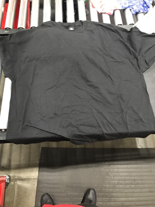 Photo 1 of  Hanes size 3x Black Shirts (2 in pack)