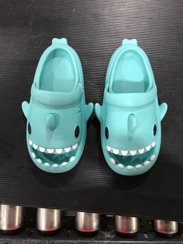 Photo 2 of Avilego Unisex Shark Slides Non-Slip Novelty Open Toe Sandals Fashionable Cute Beach Slippers Indoor & Outdoor size 5.5
