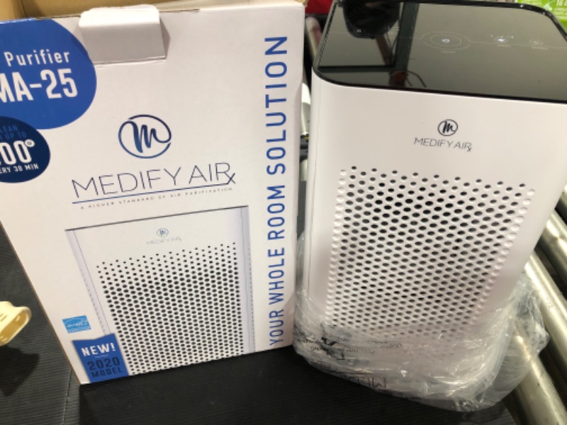 Photo 3 of Medify MA-25 Air Purifier - H13 HEPA - 99.9% Removal (White, 1-Pack)
