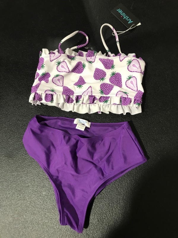 Photo 1 of 2pc Swimsuit For Little girl Size Looks Like 7/8 