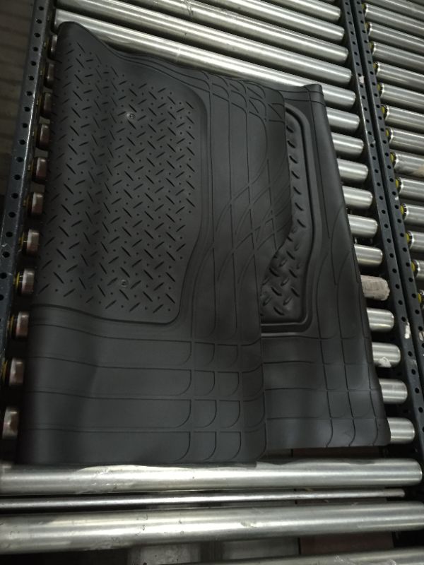 Photo 1 of 32" Car Mat