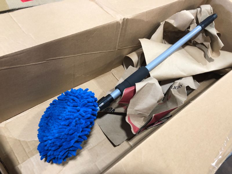 Photo 2 of Carrand 93303 9" 2-in-1 Long Chenille Microfiber Wash Mop with 48" Extension Pole
