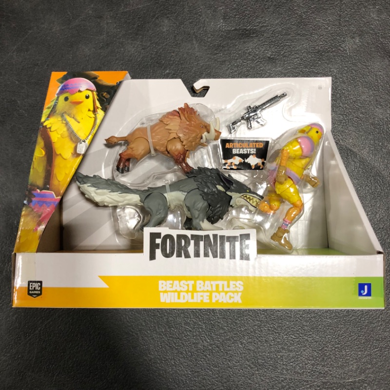 Photo 2 of Fortnite Wolf and Boar - Duo Mode - 4-inch Articulated Wolf, Boar and Cluck Figures with Weapon Accessory