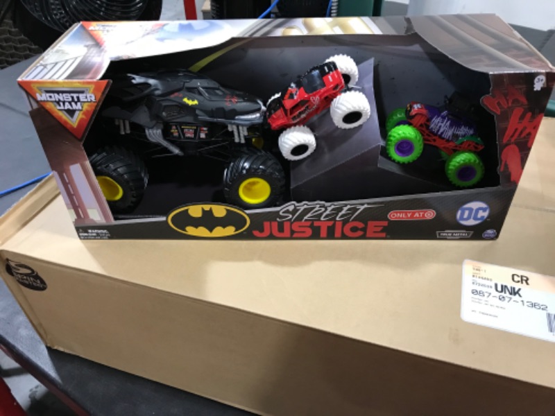 Photo 2 of Monster Jam Batman Street Justice 3-pk Bundle

