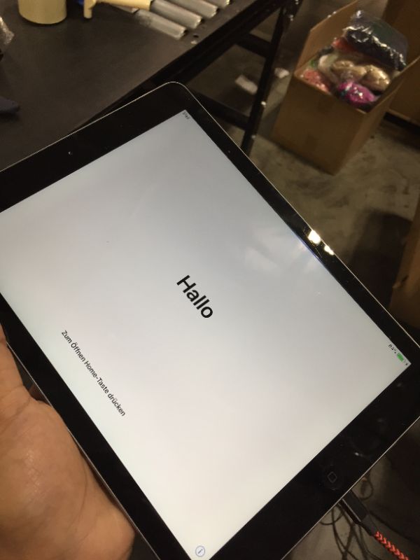 Photo 2 of Restored Apple iPad Air [1st Generation] 16GB WiFi Only Space Gray (Refurbished)
