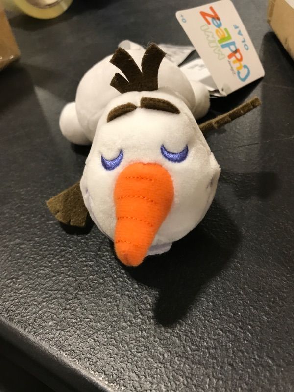 Photo 2 of Frozen 2 Olaf Mini Cuddleez - Disney store, Box of 12