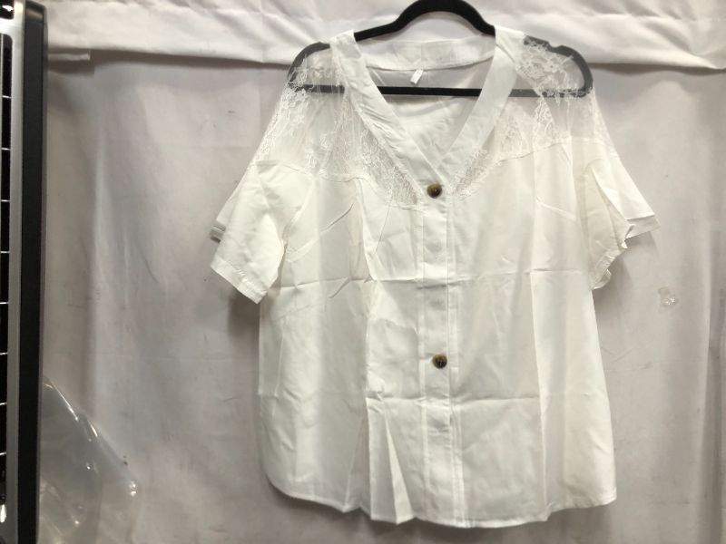 Photo 1 of White Shirt For Womens Size XL 